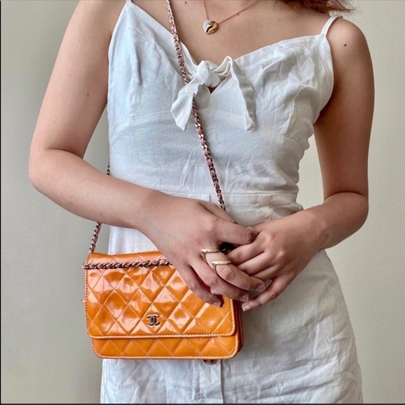 Authentic Chanel Wallet on Chain - Picture 3 of 10